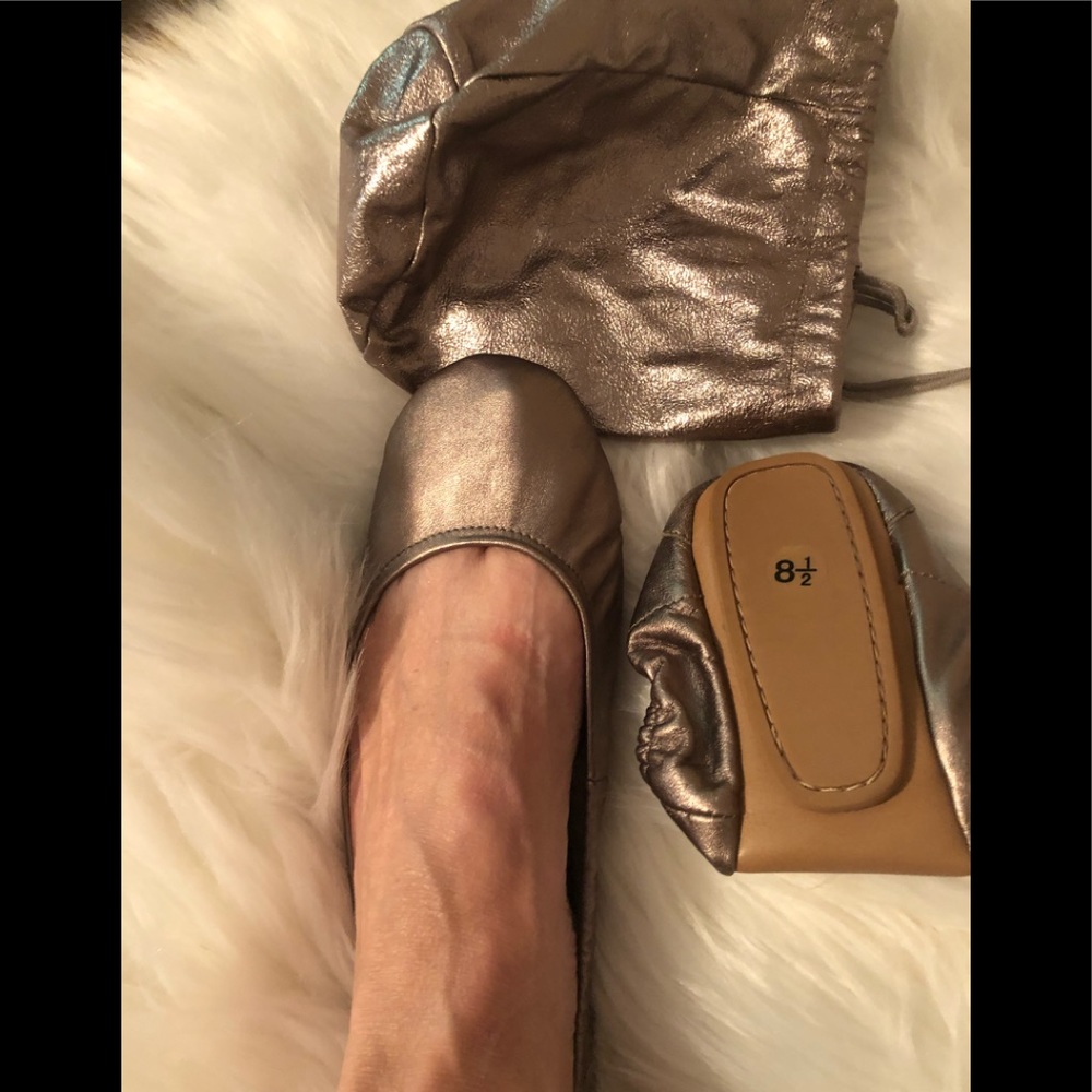 Gorgeous champagne rescue flats! Sz 8.5